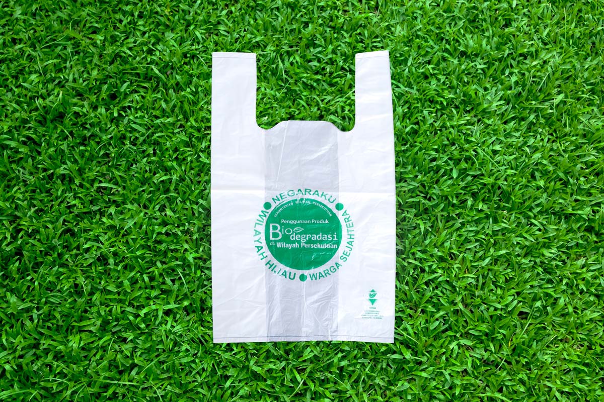 Biodegradable and Compostable Plastic Bags Manufacturing from Corn &  Cassava Starch